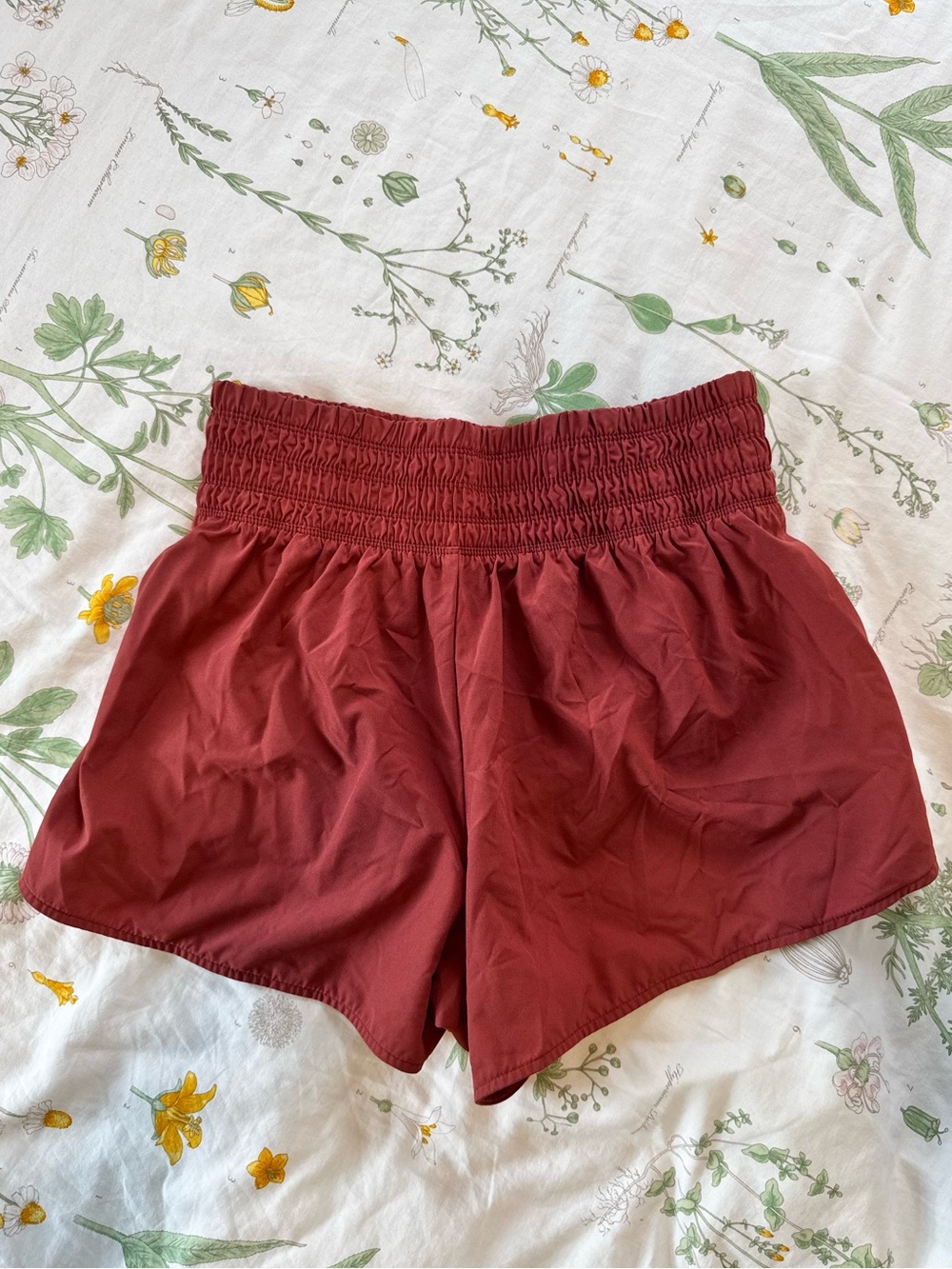 Old Navy Active Shorts - Picture 2 of 3